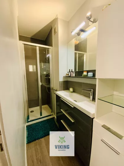 Grand T4/T5 traversant de 110m² – Lumineux, Économe (DPE C) & Résidence de standing Prix : 182 000€ | Grenoble (38100) - Lesdiguières