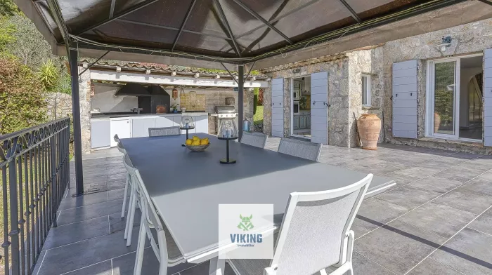 11 Chemin des Pins, 06530 Peymeinade, France