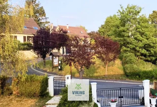 95270 Chaumontel, France