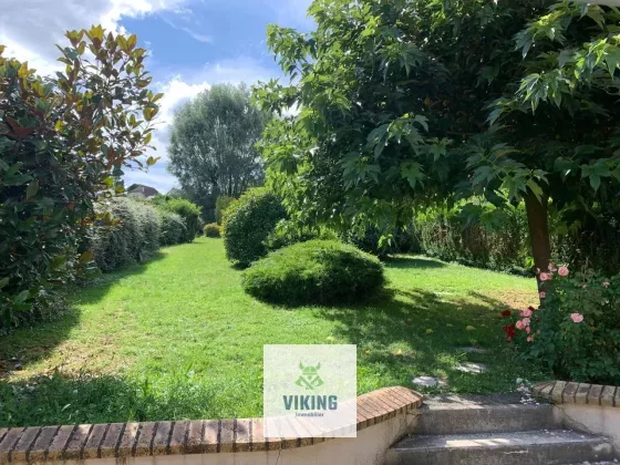 03700 Bellerive-sur-Allier, France