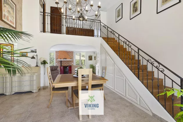 11 Chemin des Pins, 06530 Peymeinade, France