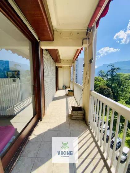 Grand T4/T5 traversant de 110m² – Lumineux, Économe (DPE C) & Résidence de standing Prix : 182 000€ | Grenoble (38100) - Lesdiguières