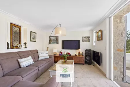 11 Chemin des Pins, 06530 Peymeinade, France