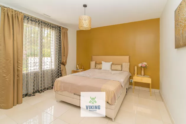 Bastide 7 pièces avec studio indépendant .